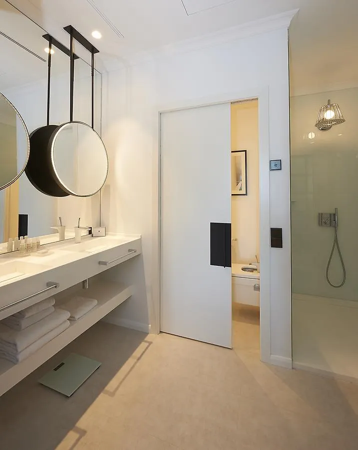 Serras Barcelona 5*,