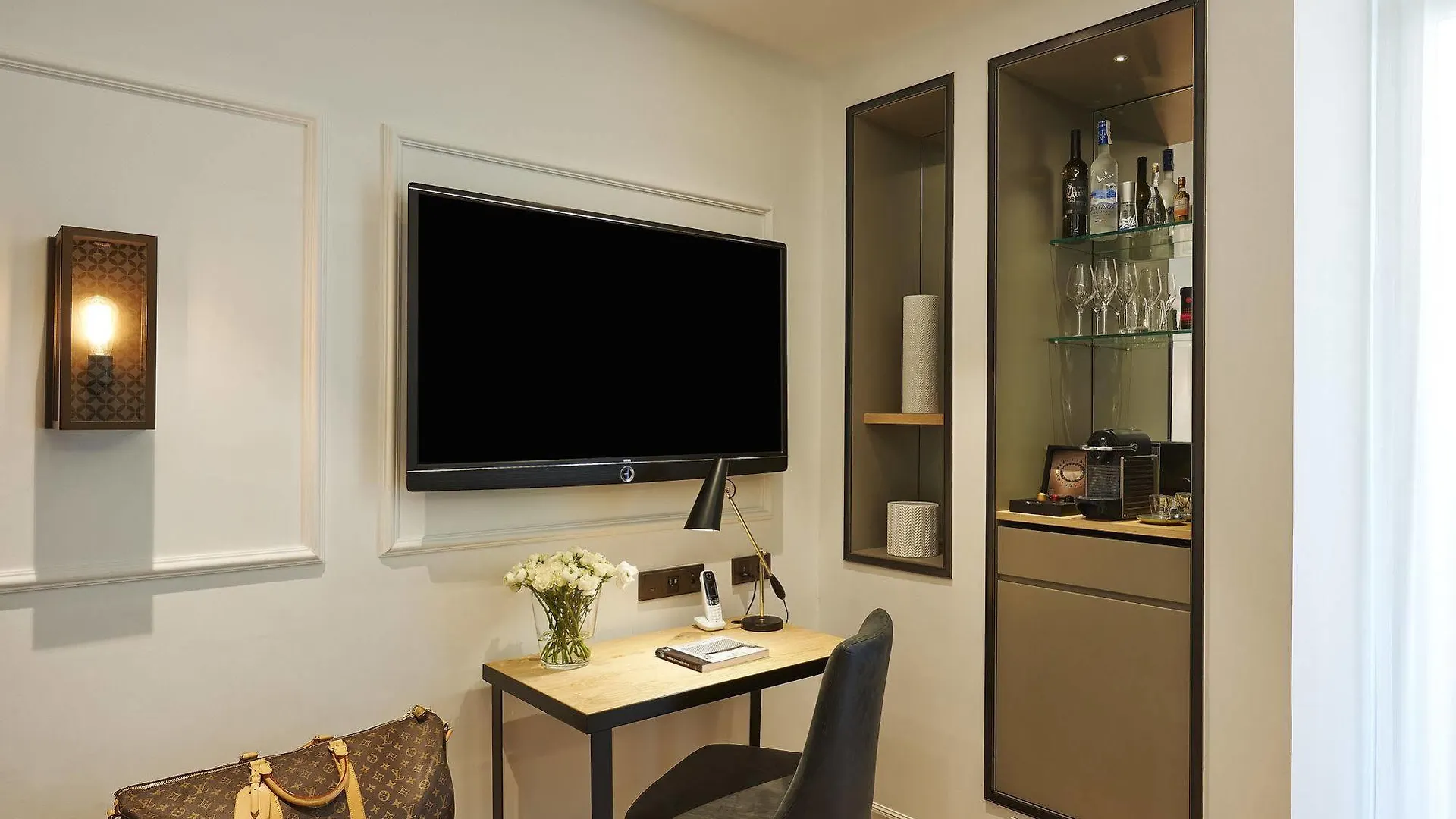 Serras Barcelona 5*,