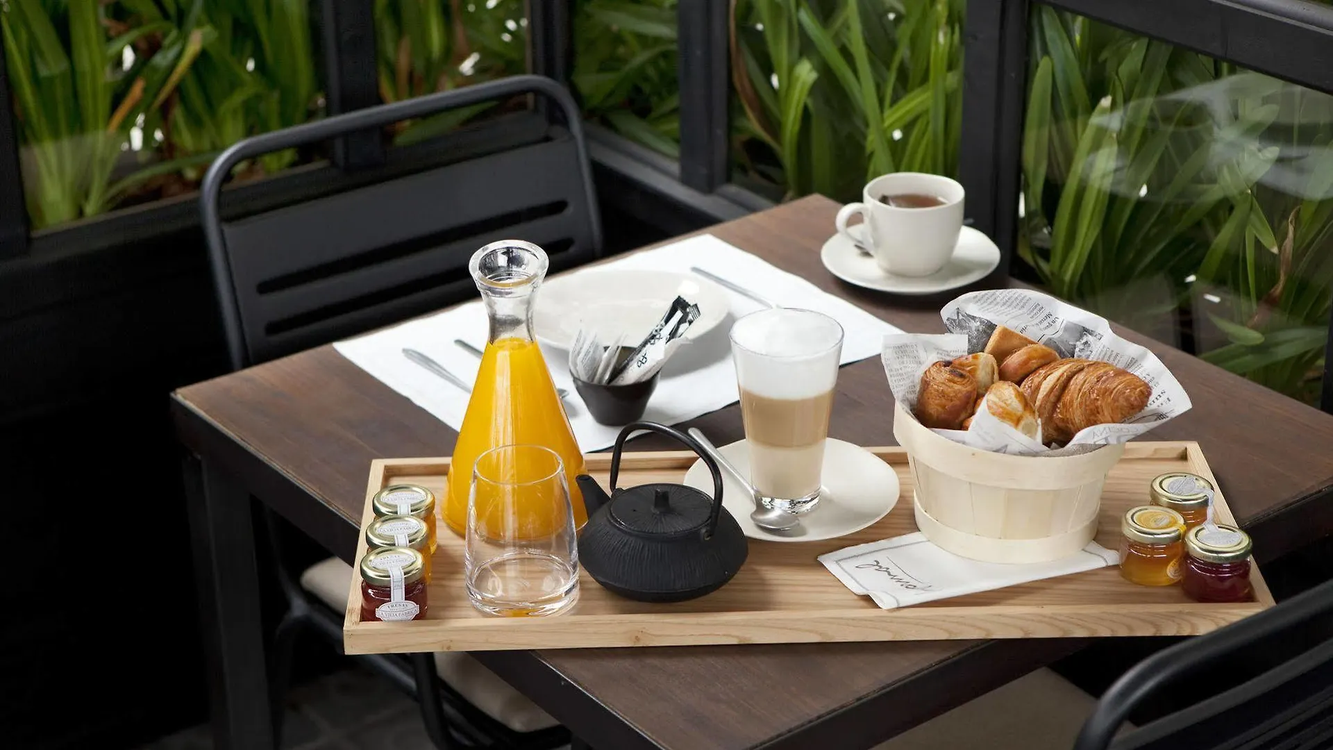 Serras Barcelona 5*,